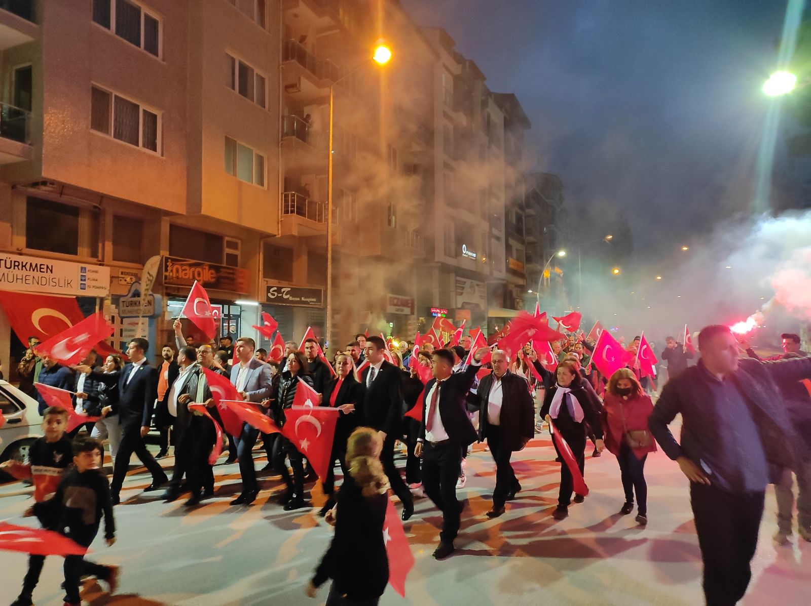 BURDUR'DA 19 MAYIS, GENÇLİK YÜRÜYÜŞÜ İLE KUTLANDI.