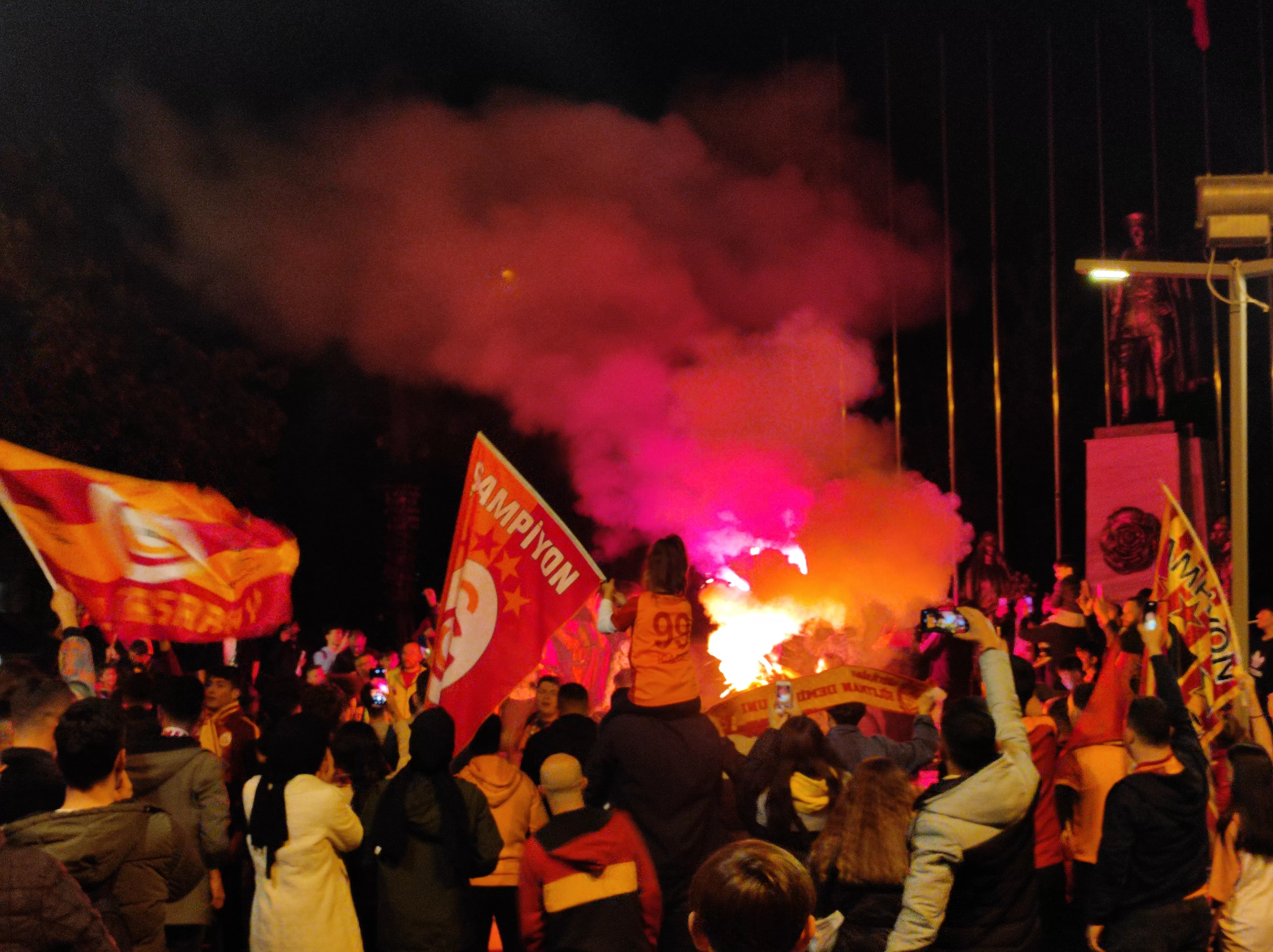 Galatasaray’ın şampiyonluğu Isparta'da coşkuyla kutlandı