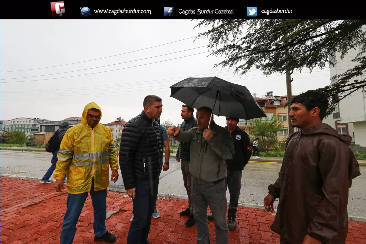 Yoğun yağış sonrası Belediye ekiplerinden anında müdahale