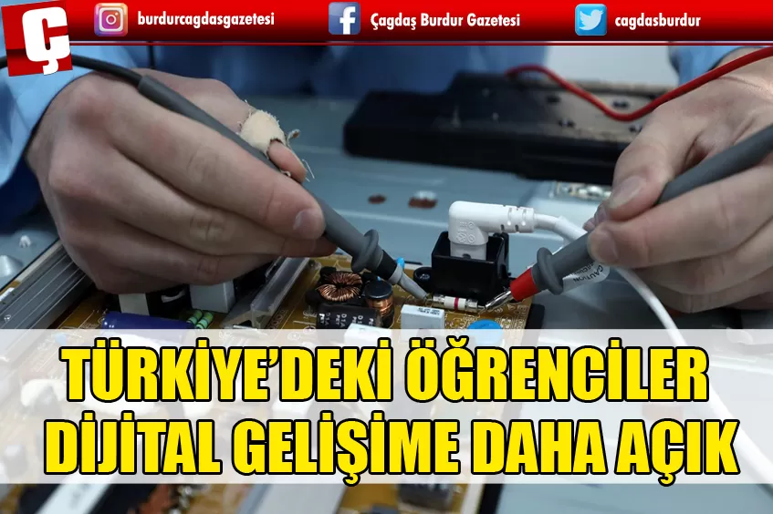 TÜRKİYE’DEKİ ÖĞRENCİLER DİJİTAL ÖĞRENMEYE DAHA FAZLA HAZIR