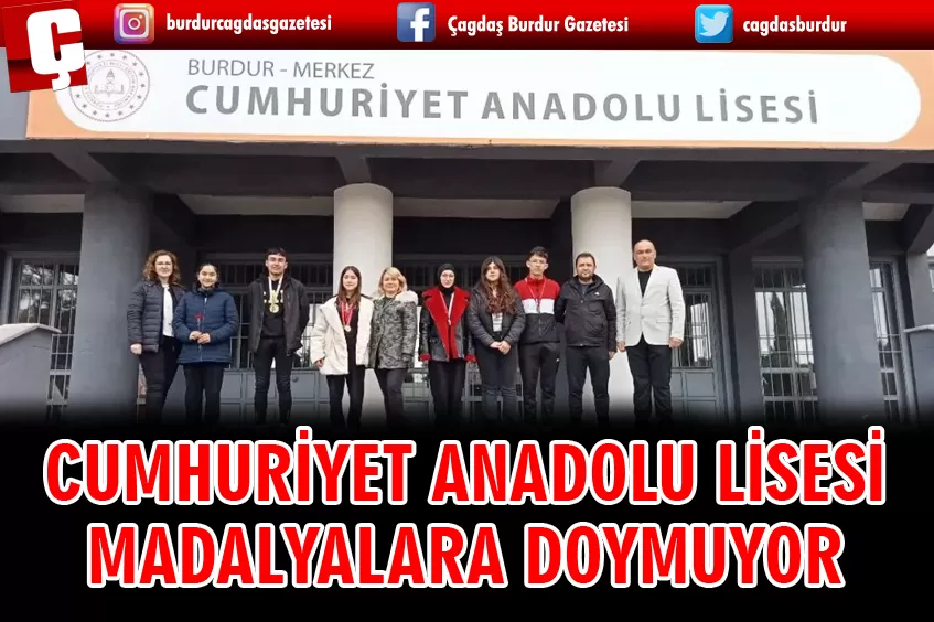 CUMHURİYET ANADOLU LİSESİ MADALYALARA DOYMUYOR